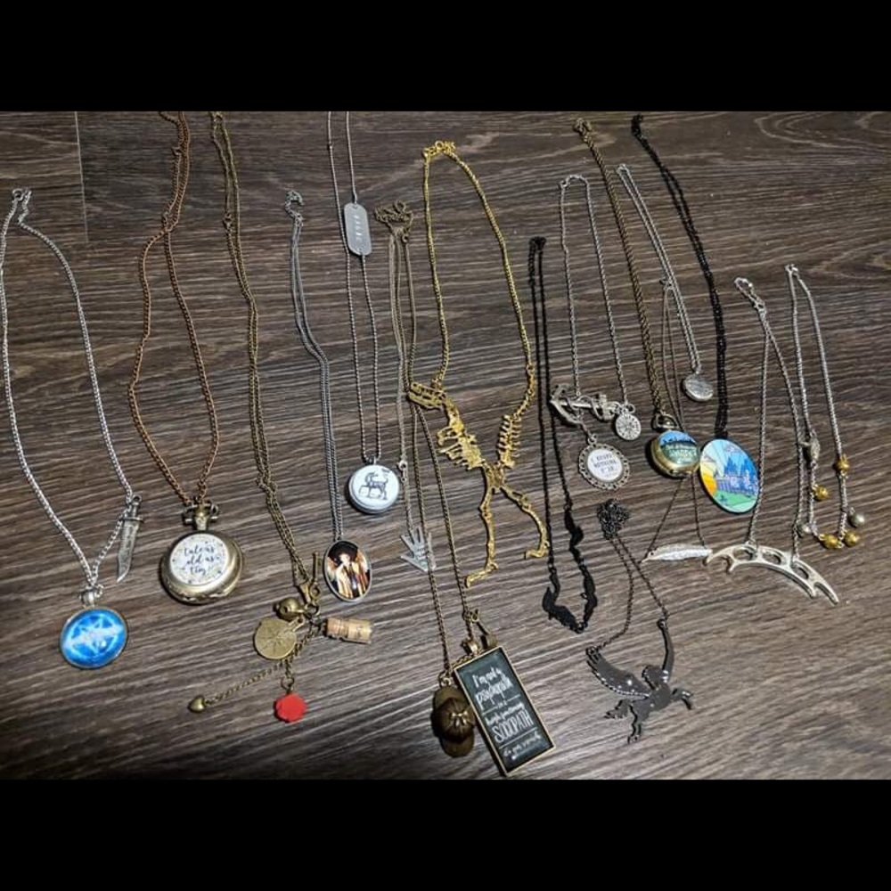 Fandom Necklace Bundle